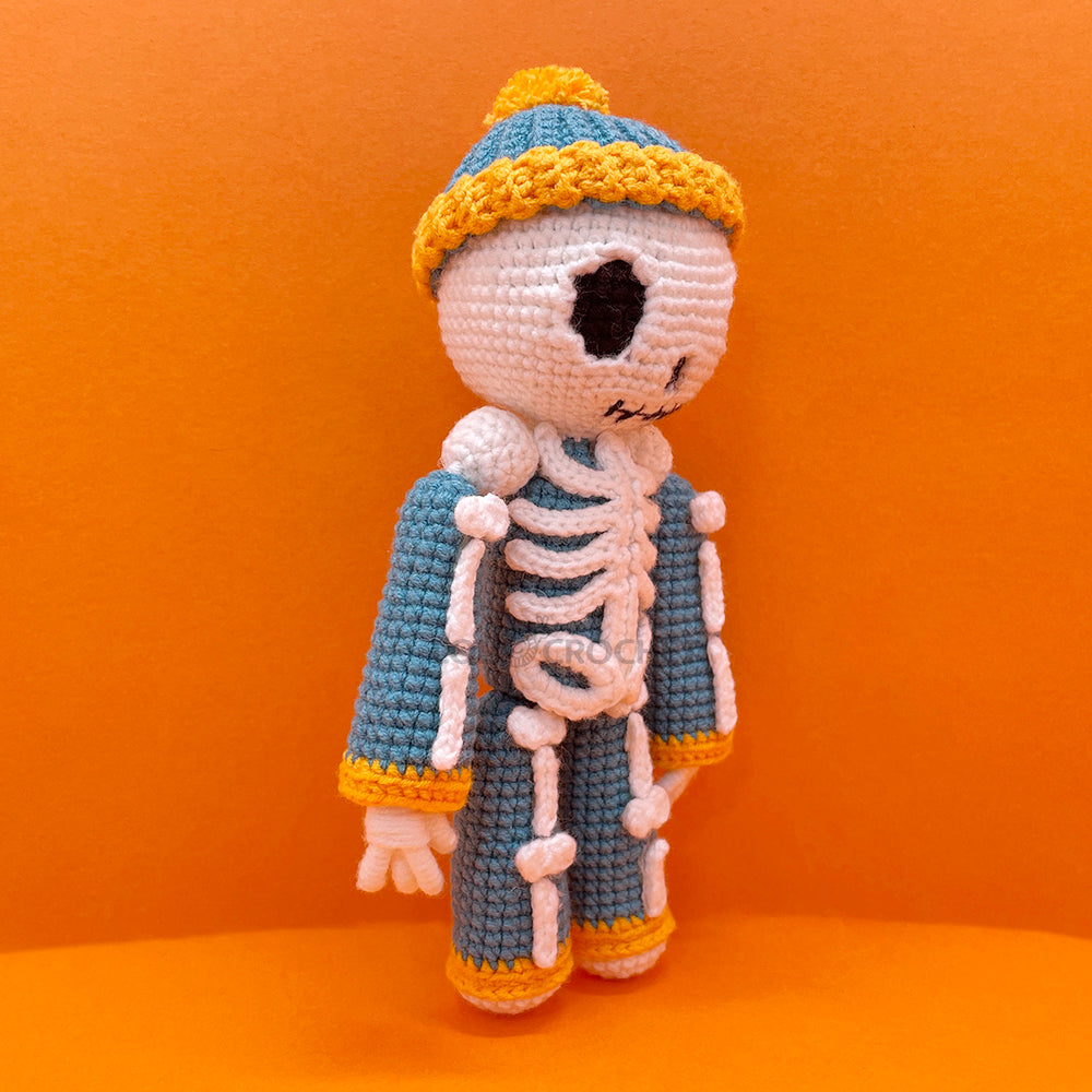 Halloween Human Skull  - Crochet Kit