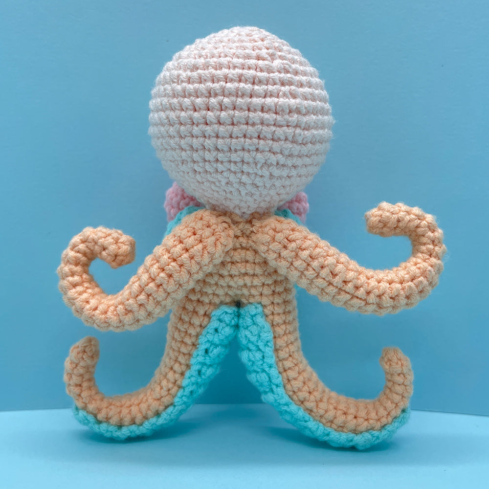 Cute Octopus and Love Ballon - Crochet Kit